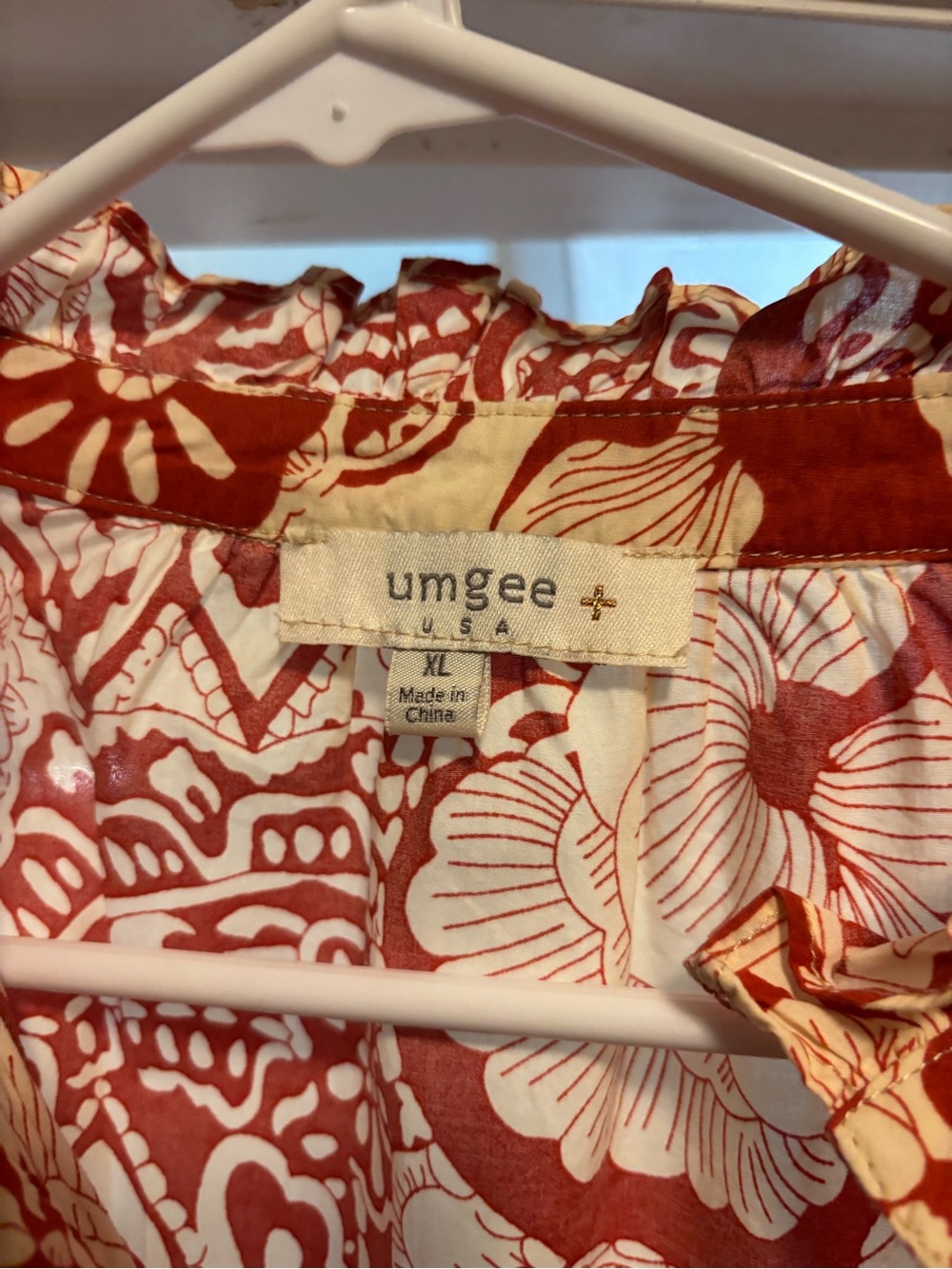 Umgee Red and Cream Floral V-Neck Blouse - Picture 2 of 3